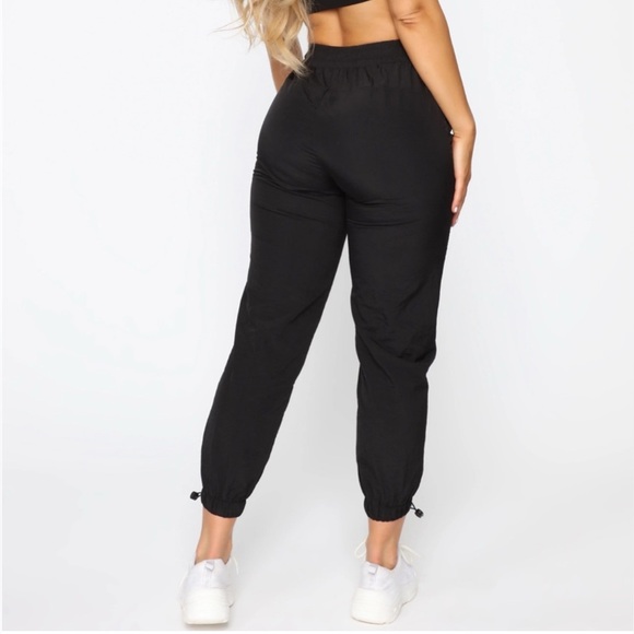 Fashion Nova Black On The‎ Go Bungee Drawstring Joggers Pants Size XL NWT - Picture 2 of 8